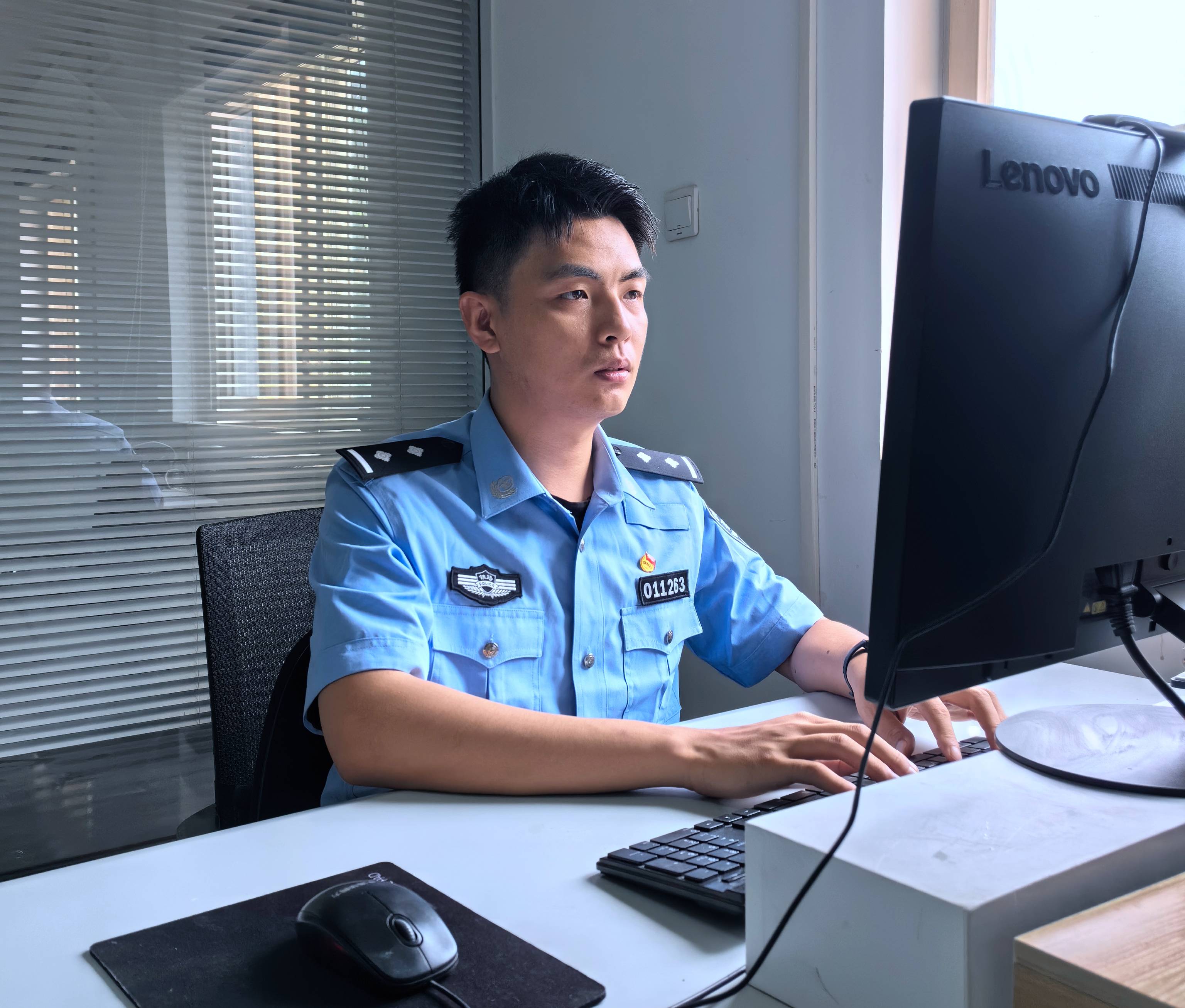 北京铁警提醒，下载“充值积分返利”App小心被骗