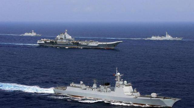 解放军闷声干大事!东风26吸走美方注意力,后方竟忙着造新杀器