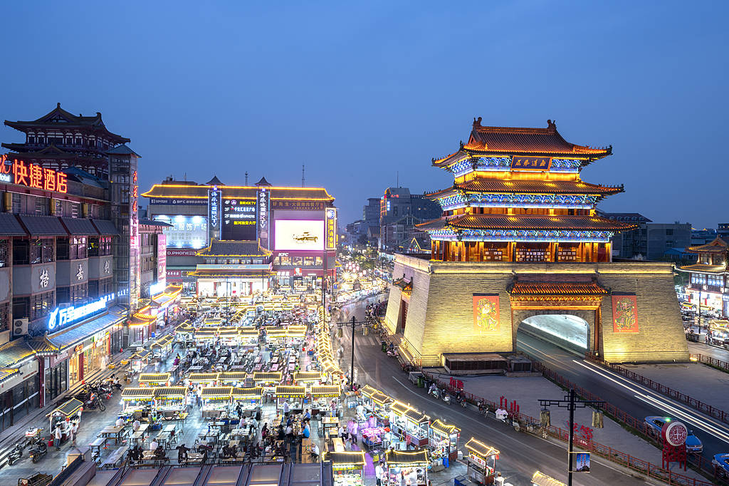 高校禁止学生夜骑开封?审慎对待流量或成主流