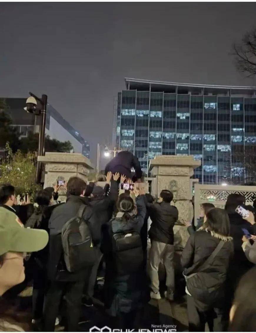 韩国政变“惊天大瓜”!尹锡悦挑衅金正恩,想假扮朝军潜入首尔?