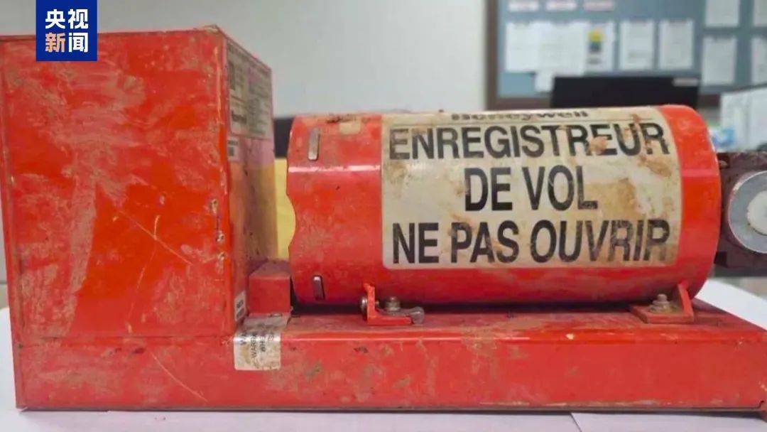 韩国空难机长最后动作曝光,“他可能一直紧握操纵杆坚持到了最后”!涉嫌职务过失致死,涉事航司高管被禁止出国!调查中飞机残骸再次起火