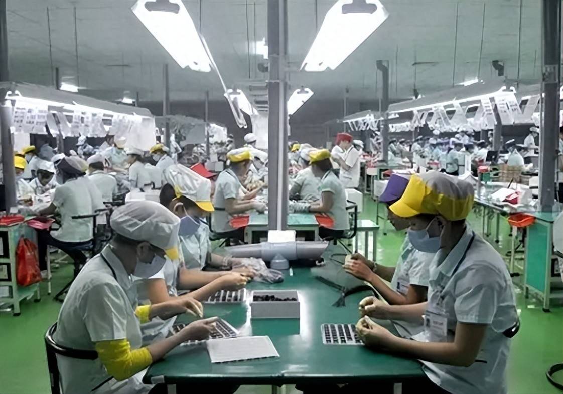 越南不再吃香，中国制造开始抢生意，美国海关彻底懵了，事情不简单