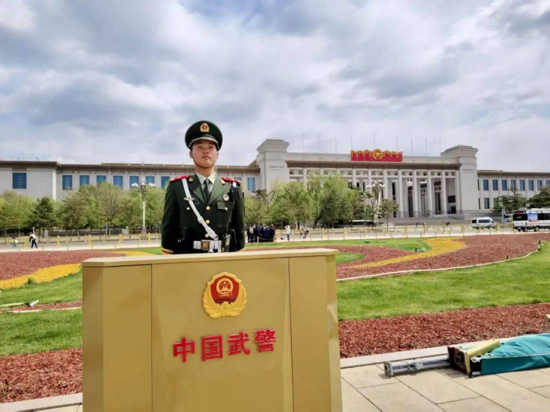 这是今天的天安门哨兵！