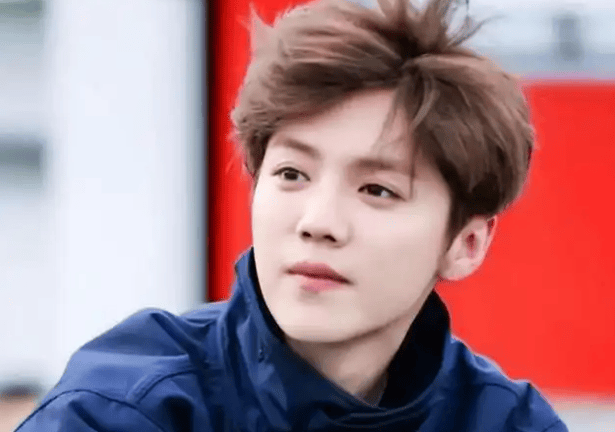 关晓彤媒体前正式回应分手,一句话让网友看清楚!7年不是恋爱脑