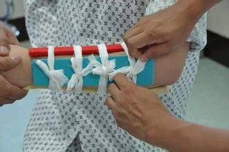 家中惊现2米剧毒眼镜王蛇!江西多地蛇出没,这些常识要牢记…