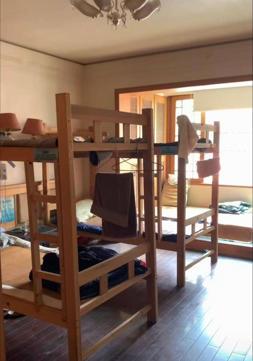 因为多年前一个包子,长沙小伙开了家不收一分钱的青旅:希望住客在这充满电后继续奋斗