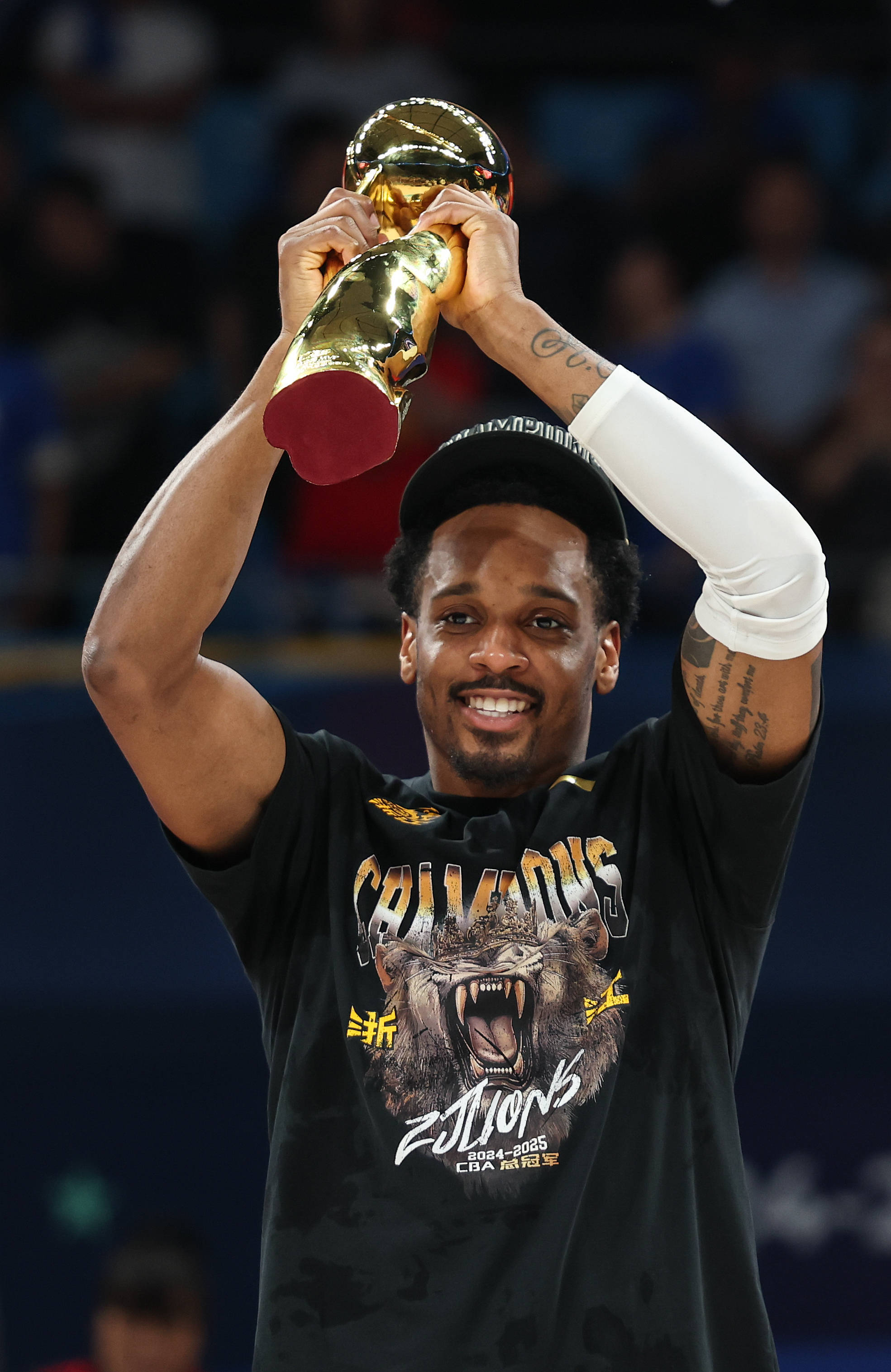 FMVP留队!曝广厦与巴里-布朗达成续约意向