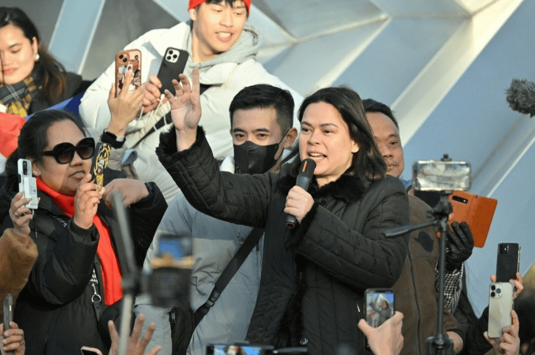 杜特尔特家族收到封口令,除了老杜本人的死活,其他一概不许外传!