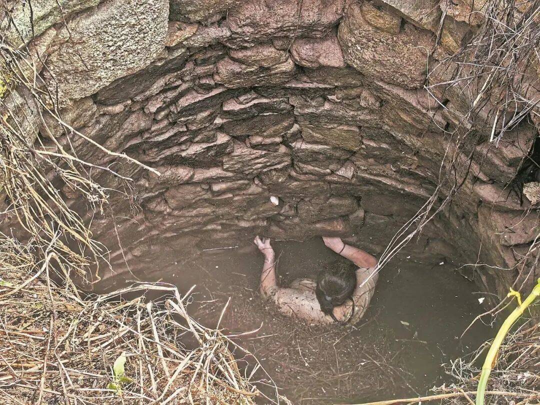 泉州坠井女子“54小时噩梦”:几条蛇爬身上,双侧肋骨骨折!绝望时靠一个信念坚持活下来……