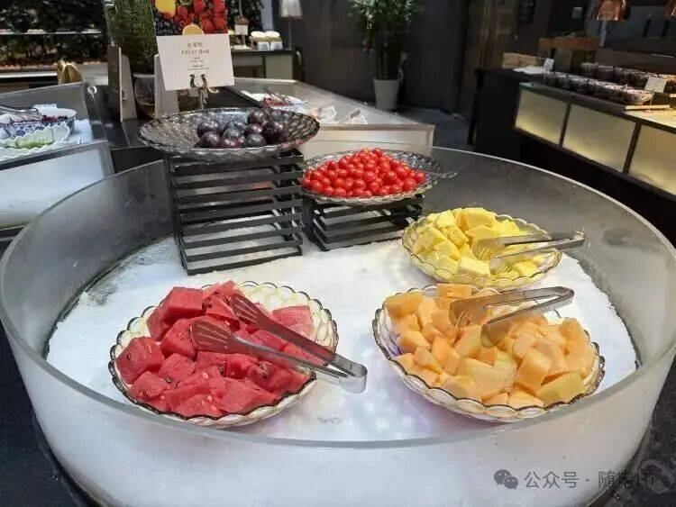 上海五星级酒店,突然大排长龙!25元装满满一盒,菜品可自选,市民直呼划算