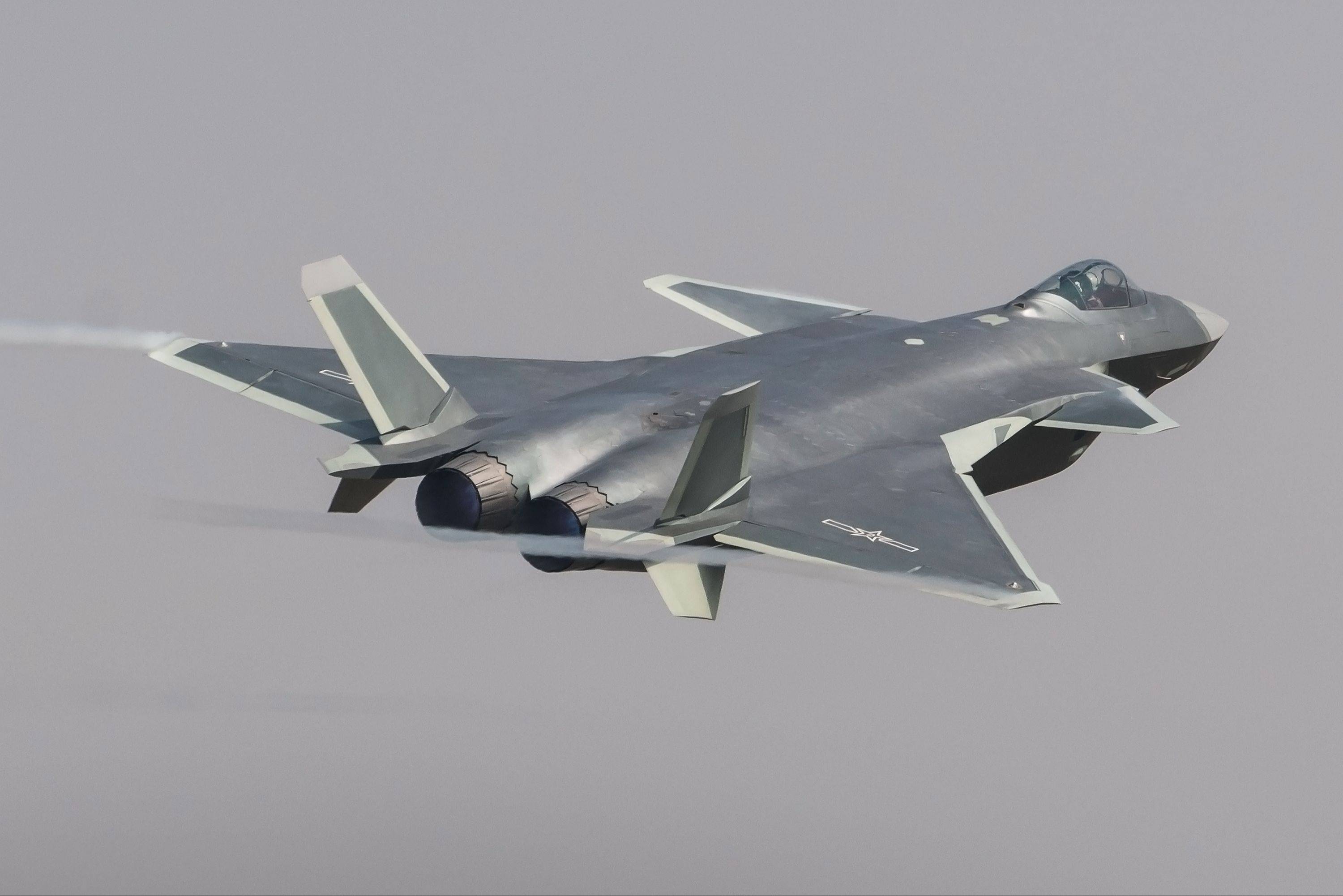 歼20野兽模式再次亮相,4架就可以瘫痪整个印度空军