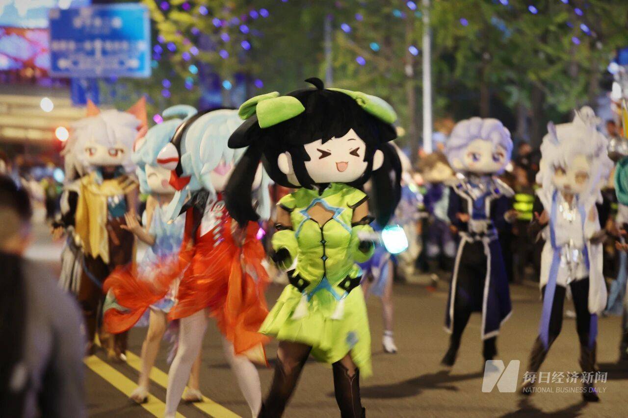 “超级黄金周”收官:“我到成都不是来旅游,而是短暂地生活”