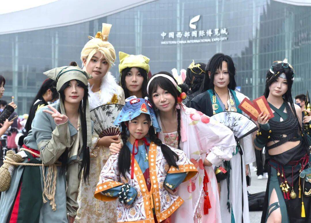 “超级黄金周”收官:“我到成都不是来旅游,而是短暂地生活”