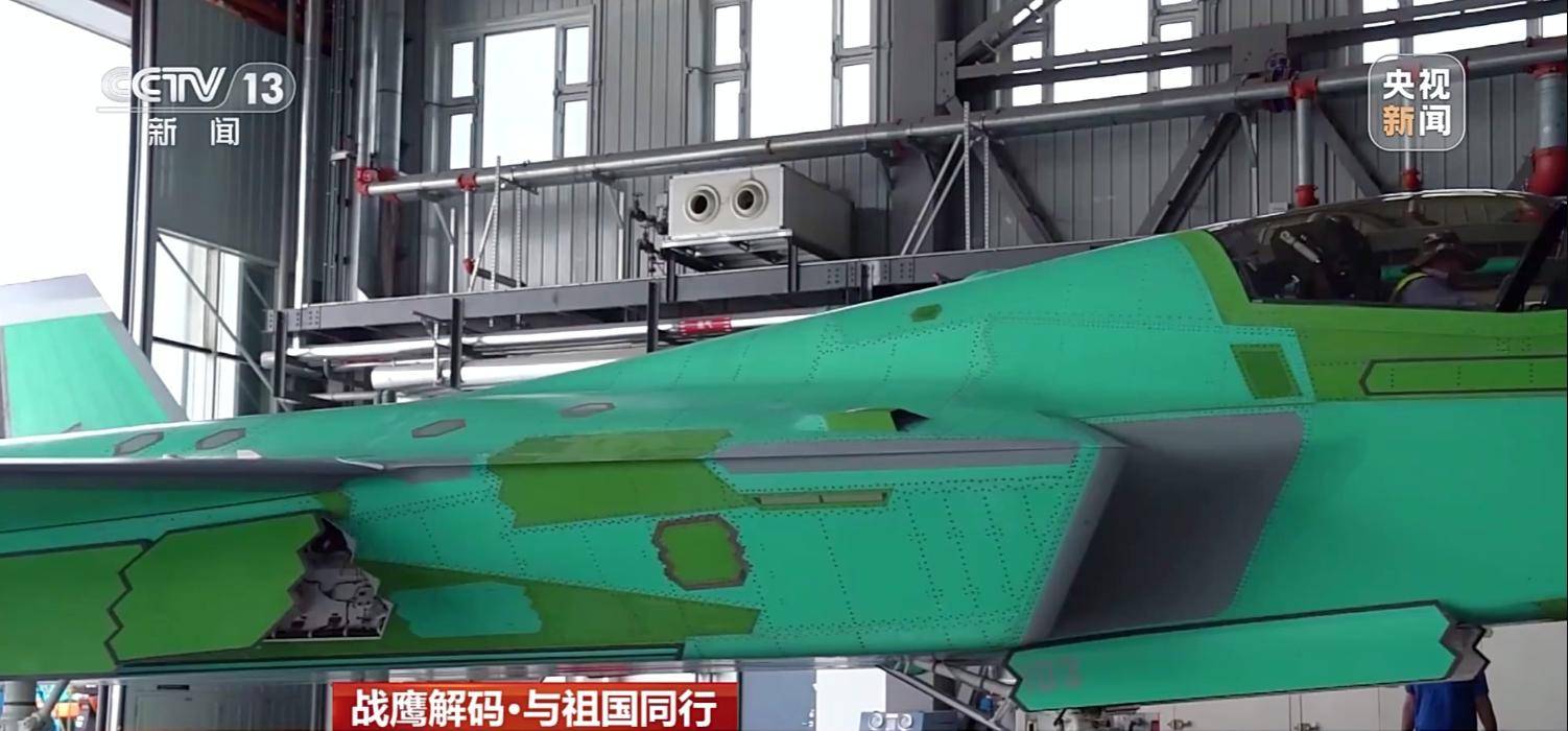 生产一架歼-35要多久?央视公开生产线,数量可能已经第57架了!