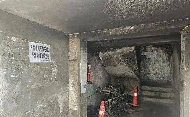 仅仅30秒,男子全身烧伤90%!别再这样充电!