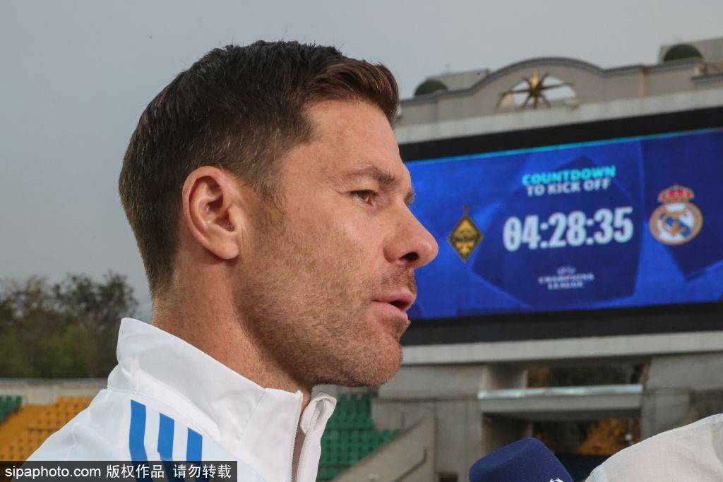 米利唐的逆袭:1助攻+4解围4抢断,皇马在巴萨战役中展现实力!